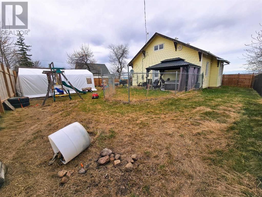4704 47 AVENUE Image 35