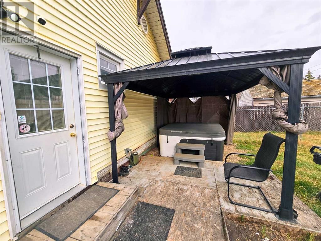 4704 47 AVENUE Image 38