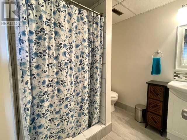 513 19 STREET Image 17