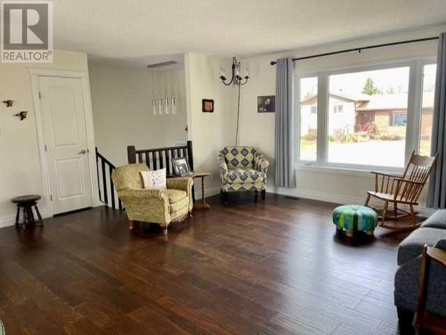 513 19 STREET Image 4