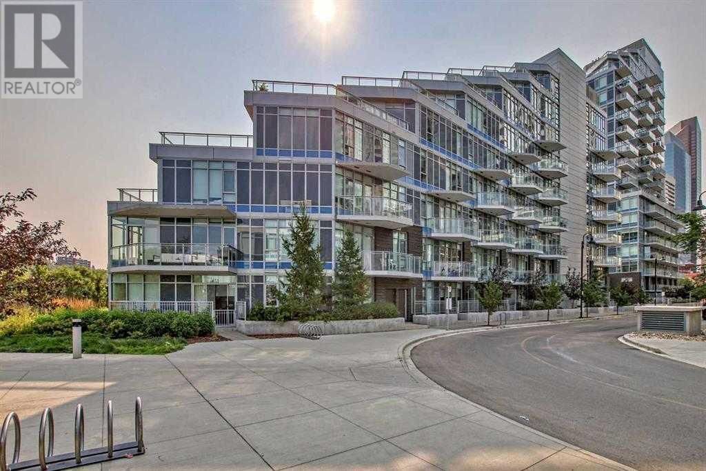 138 WATERFRONT COURT SOUTHWEST Image 1