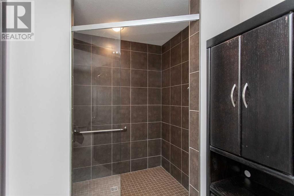 10 IRON WOLF CLOSE Image 29