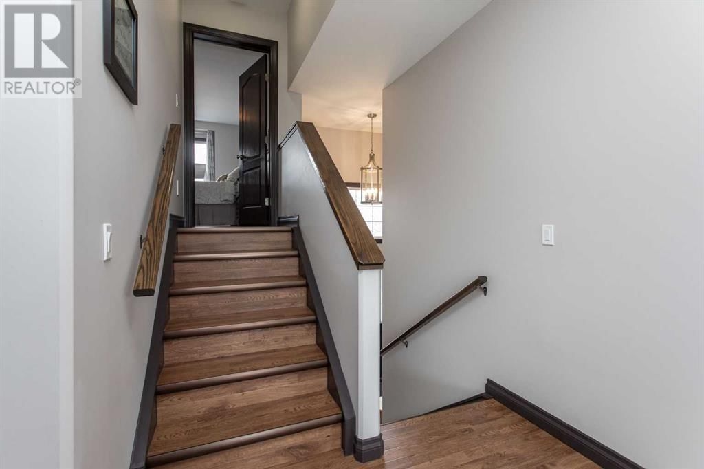 10 IRON WOLF CLOSE Image 35