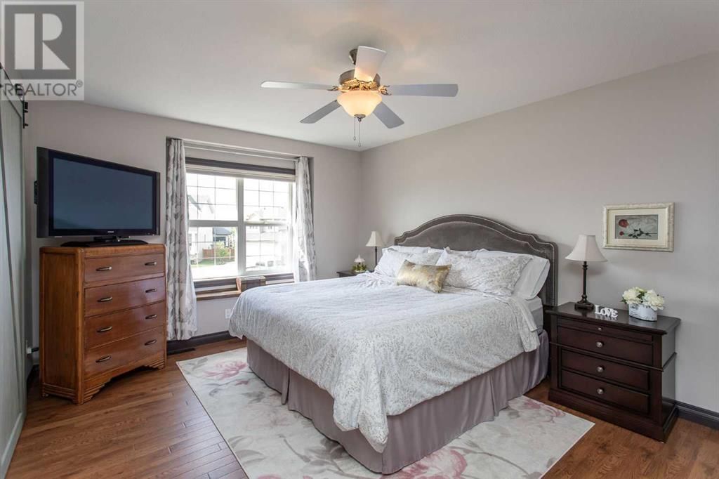 10 IRON WOLF CLOSE Image 36