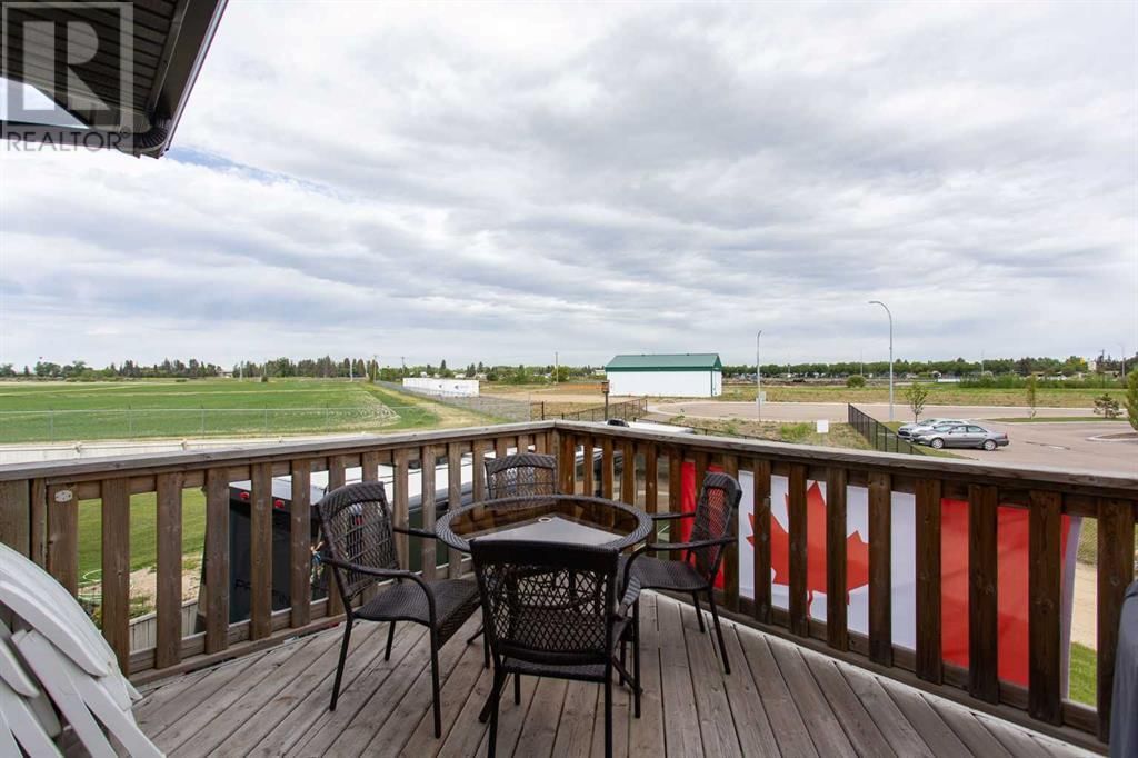 10 IRON WOLF CLOSE Image 37