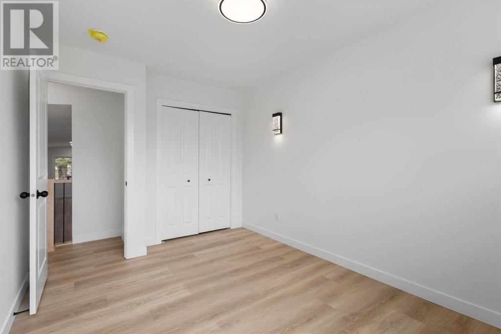 645 69 AVENUE SOUTHWEST Image 20