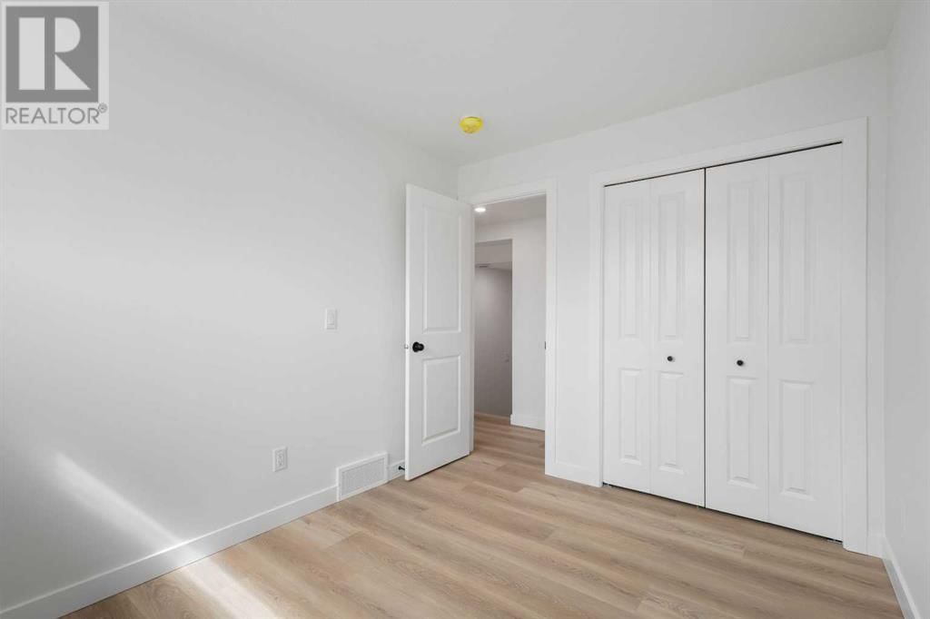 645 69 AVENUE SOUTHWEST Image 30