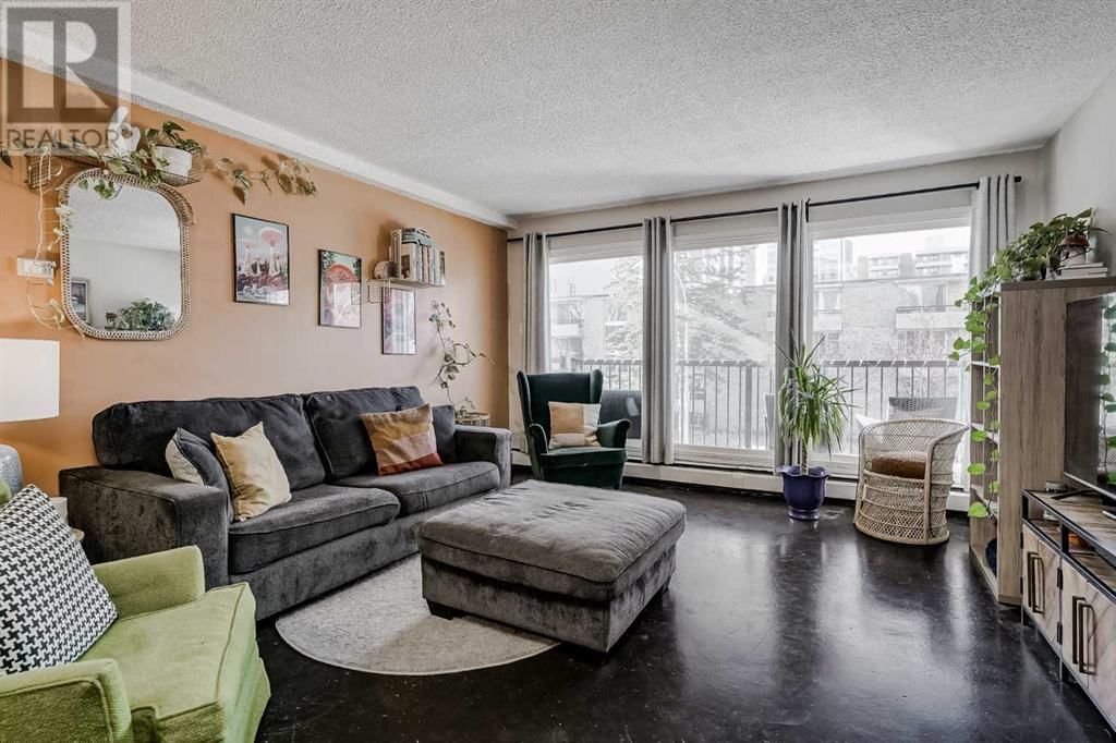 126 24 AVENUE SOUTHWEST Image 10