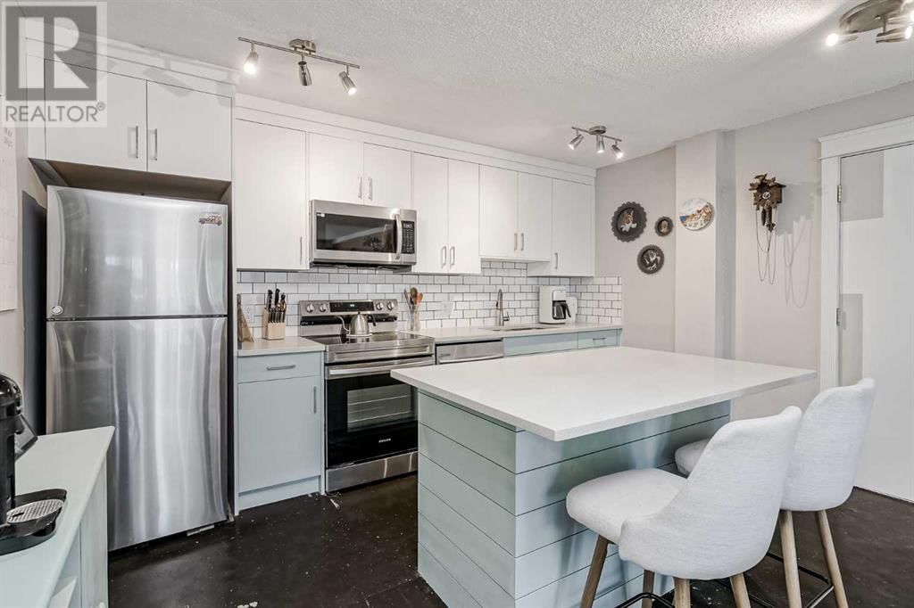126 24 AVENUE SOUTHWEST Image 16