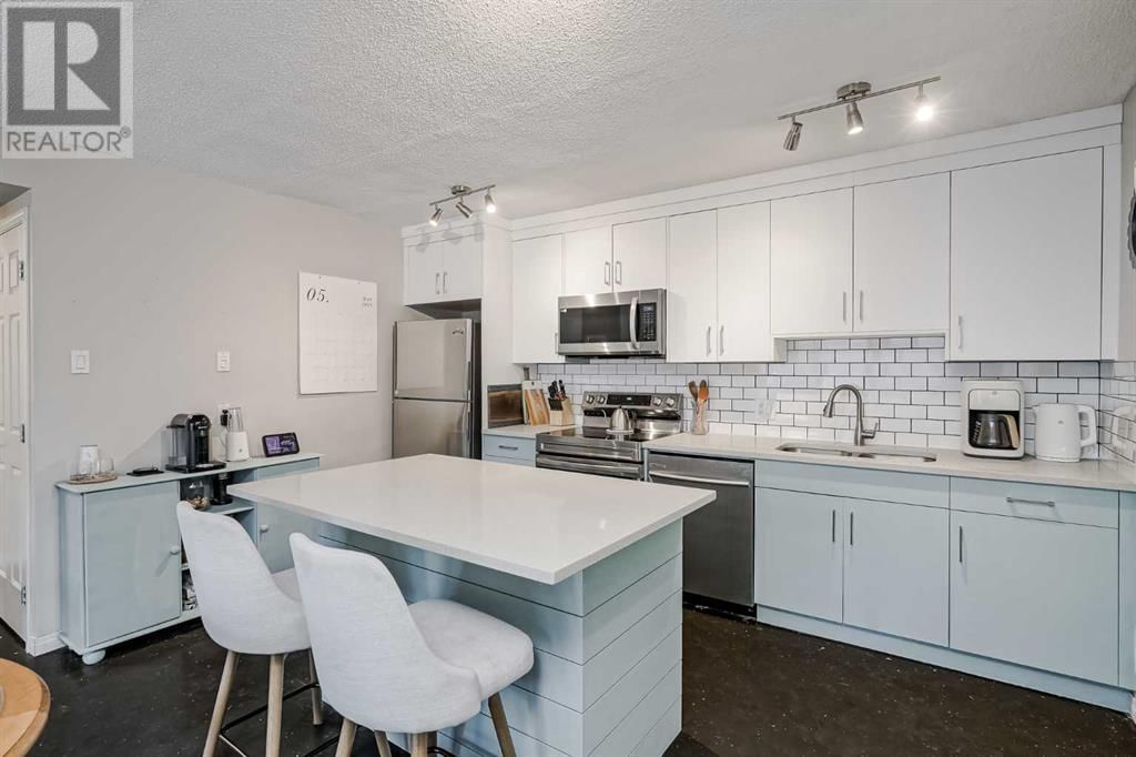 126 24 AVENUE SOUTHWEST Image 19