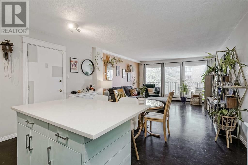 126 24 AVENUE SOUTHWEST Image 6