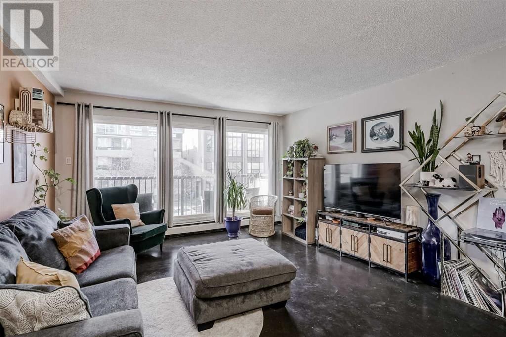 126 24 AVENUE SOUTHWEST Image 8