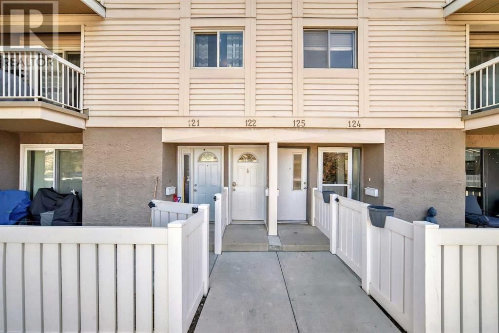 3015 51 STREET SOUTHWEST Image 2