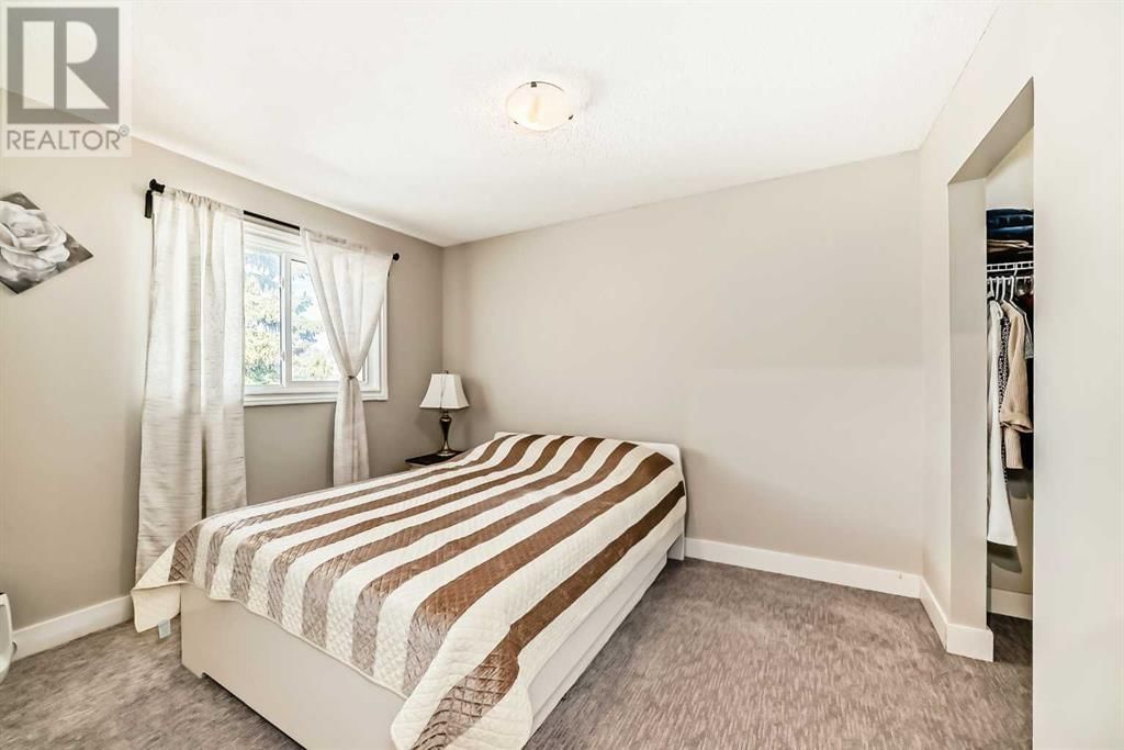 3015 51 STREET SOUTHWEST Image 26