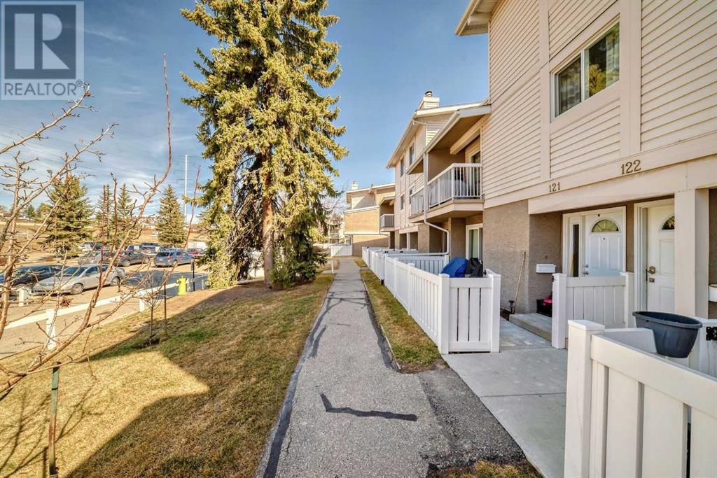3015 51 STREET SOUTHWEST Image 3