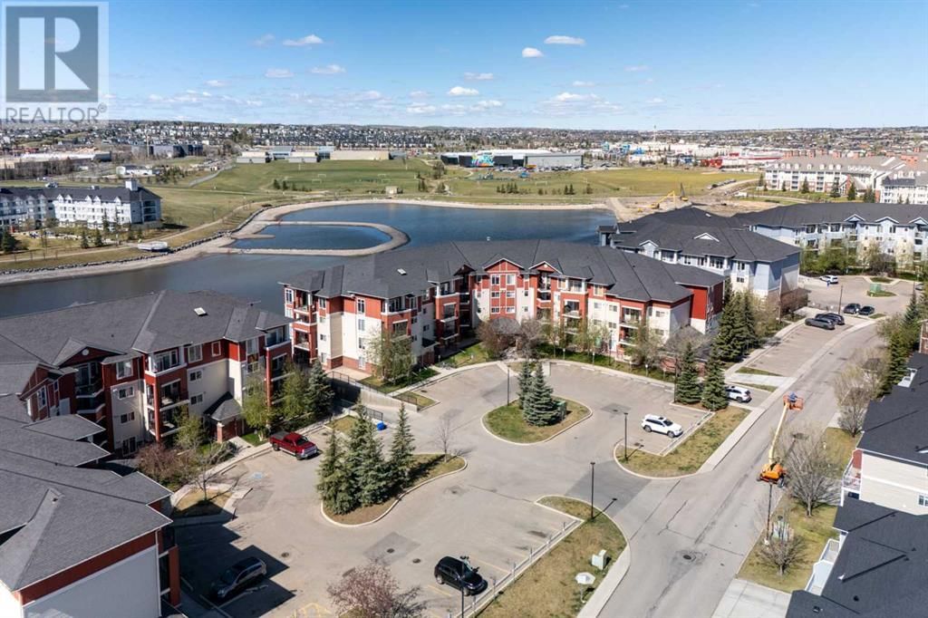 156 COUNTRY VILLAGE CIRCLE NORTHEAST Image 1