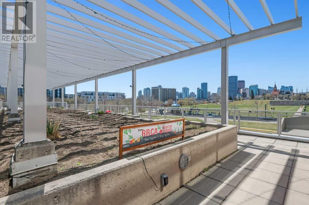 990 CENTRE AVENUE NORTHEAST Image 35