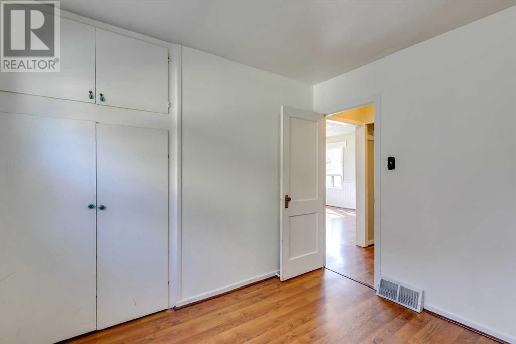 2235 15A STREET SOUTHEAST Image 17