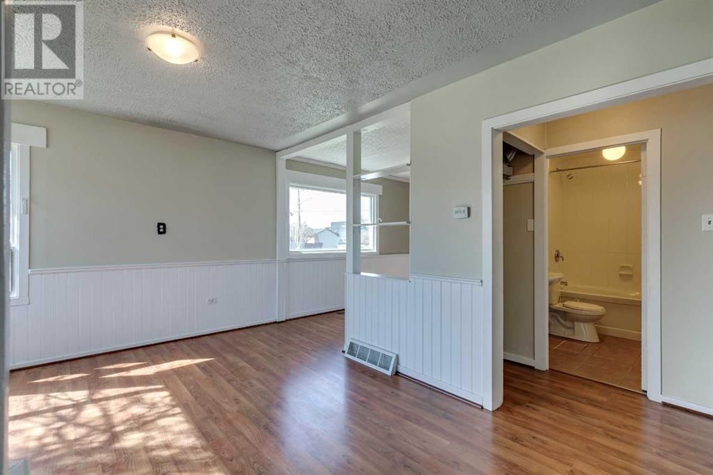 2235 15A STREET SOUTHEAST Image 6