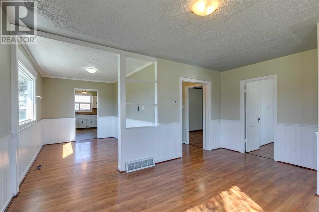 2235 15A STREET SOUTHEAST Image 9