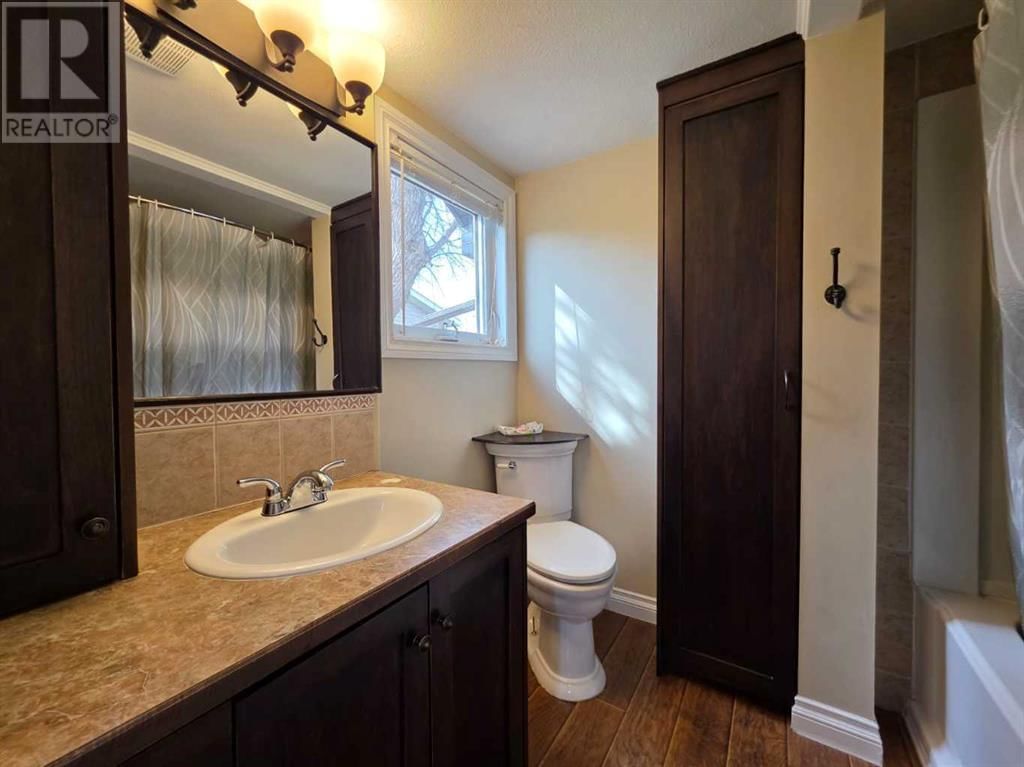 2112 17 STREET Image 11