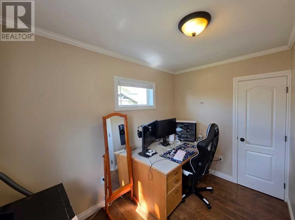 2112 17 STREET Image 13