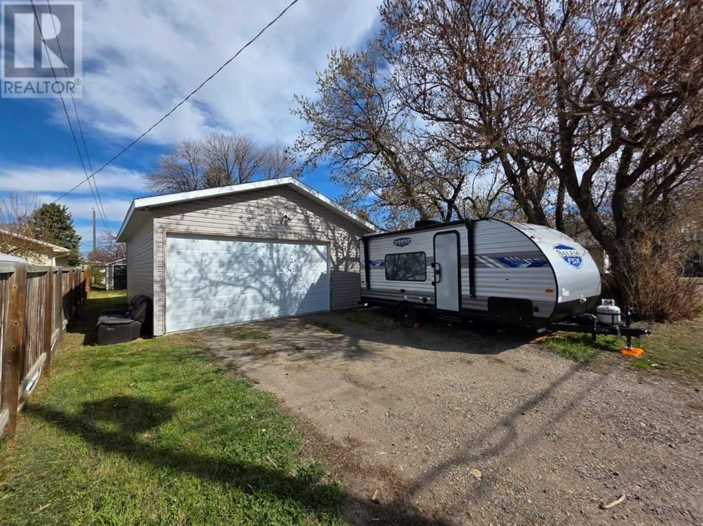 2112 17 STREET Image 21