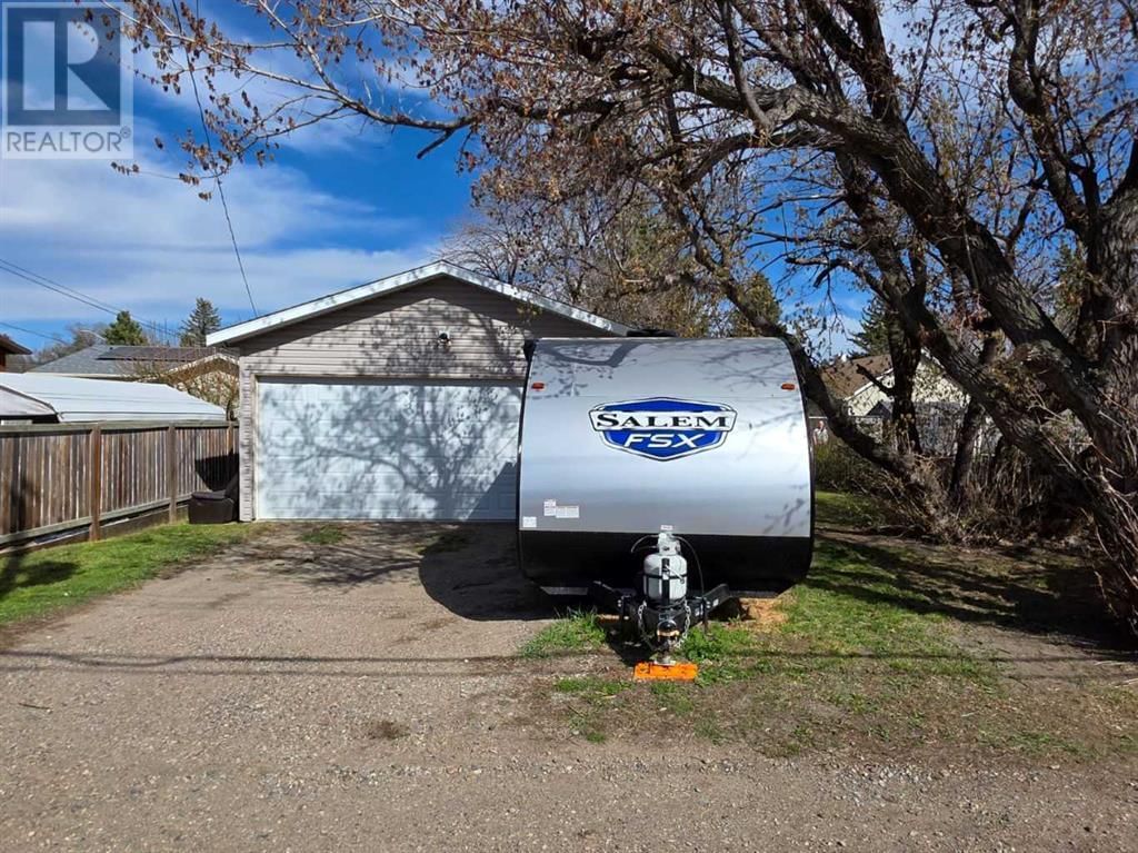2112 17 STREET Image 22