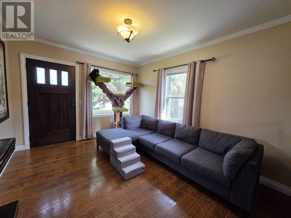 2112 17 STREET Image 3