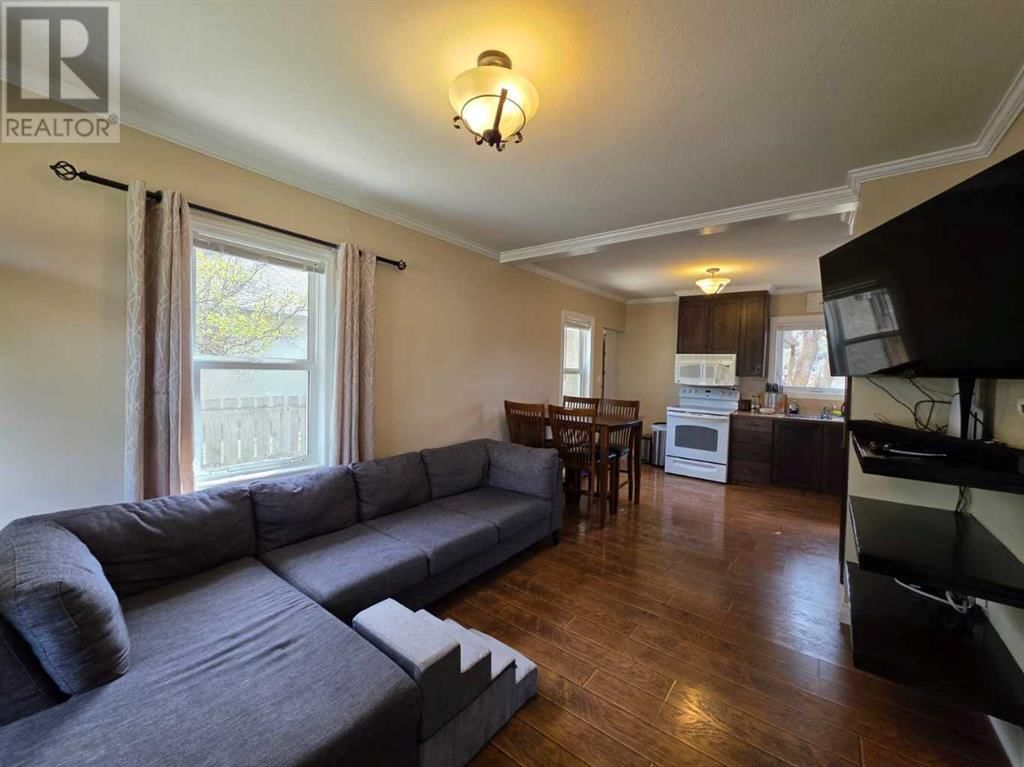 2112 17 STREET Image 4
