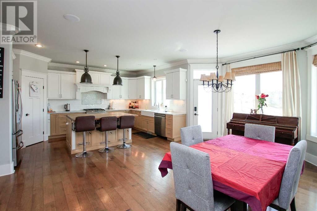 6 GROVE CLOSE Image 12
