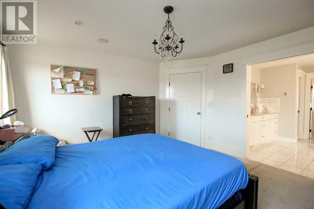 6 GROVE CLOSE Image 21