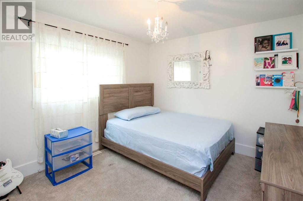 6 GROVE CLOSE Image 30