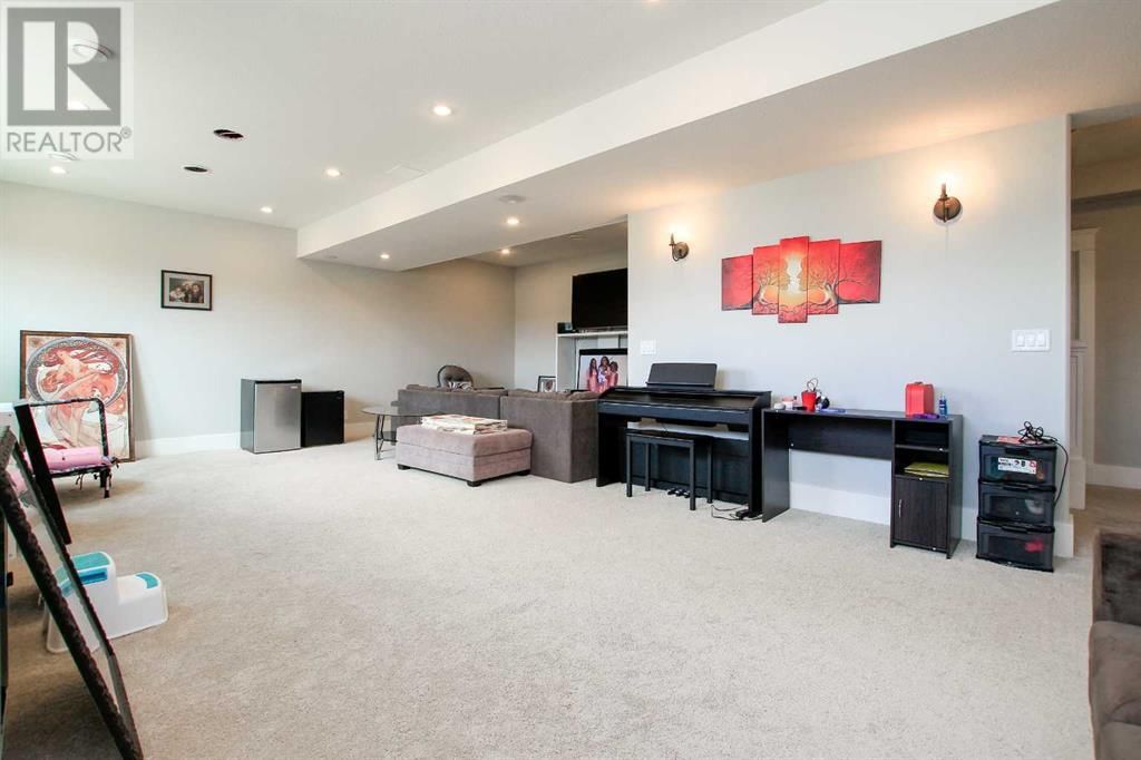 6 GROVE CLOSE Image 37