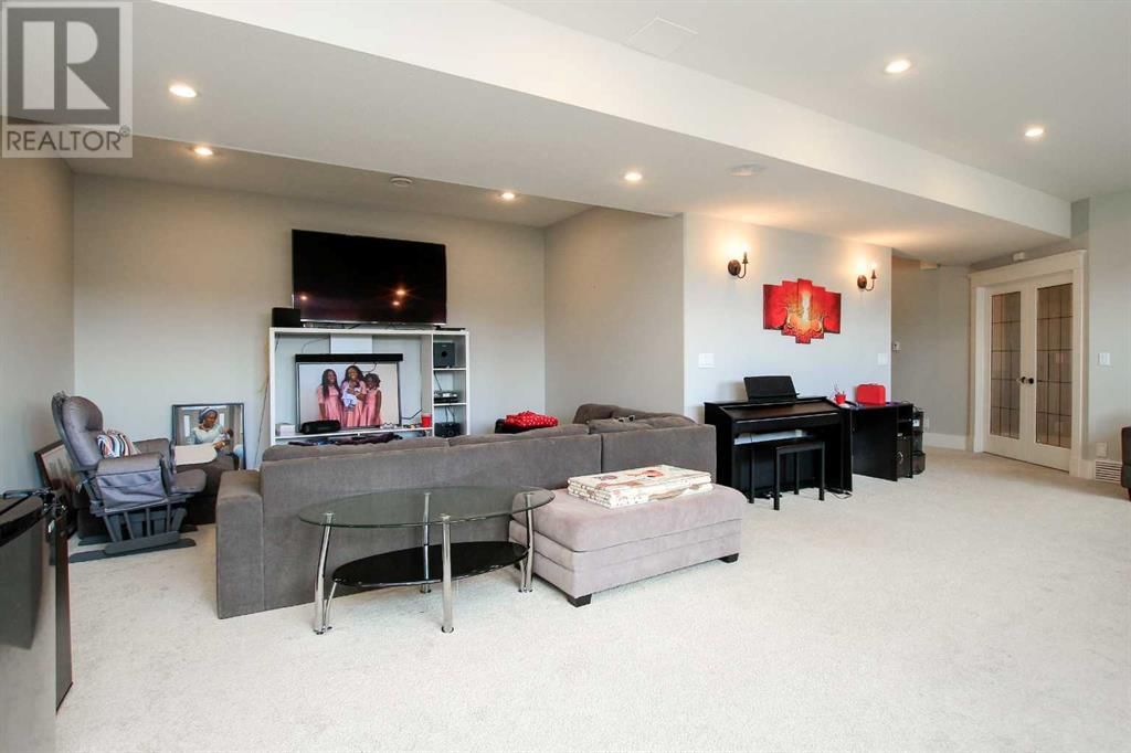 6 GROVE CLOSE Image 38