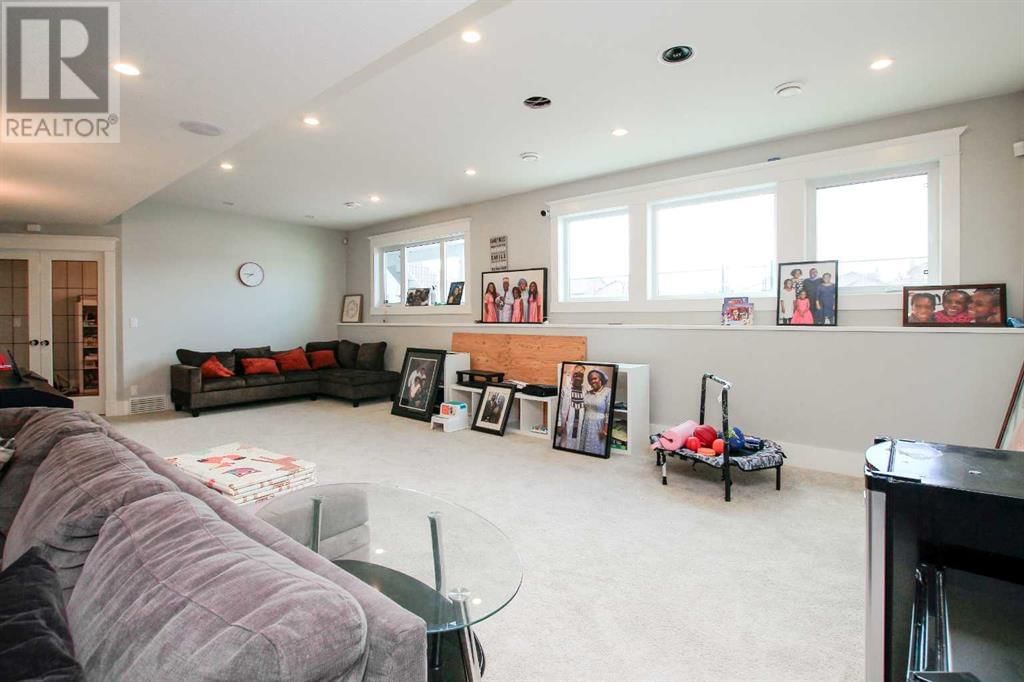 6 GROVE CLOSE Image 39