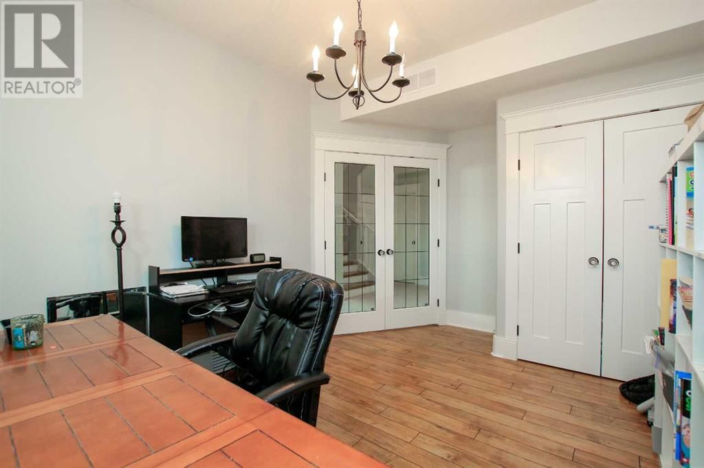 6 GROVE CLOSE Image 42