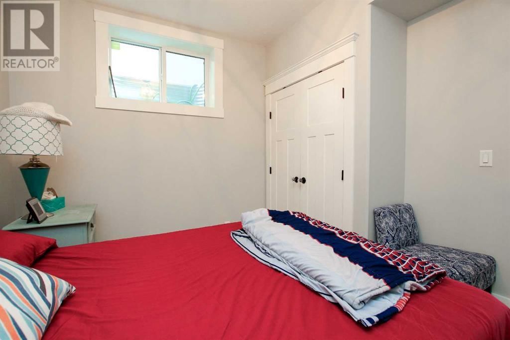 6 GROVE CLOSE Image 44
