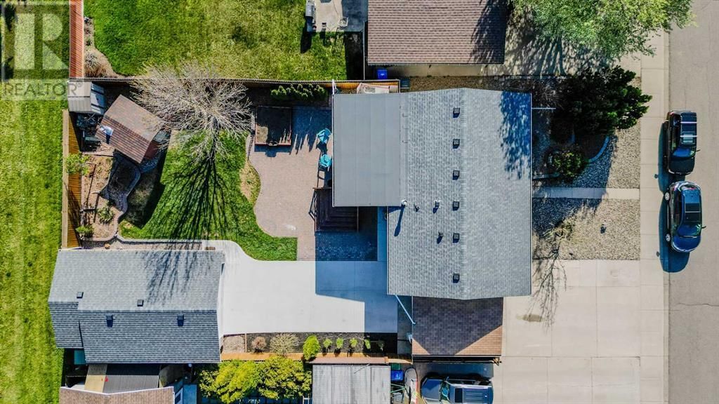 70 Honeysuckle Road North Lethbridge, Alberta