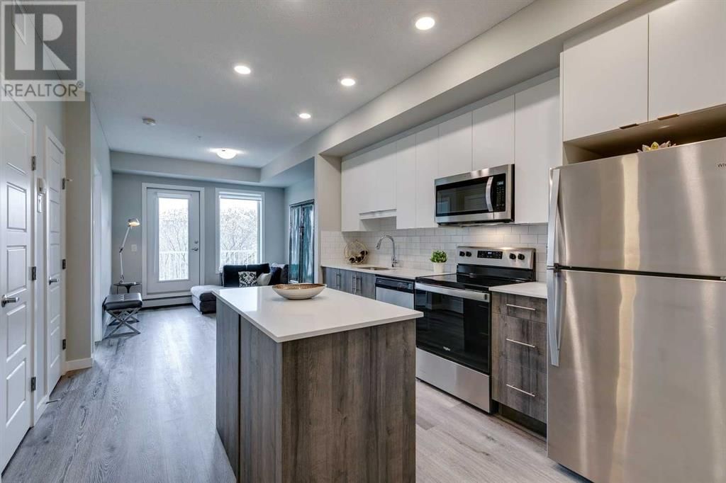 1605 17 STREET SOUTHEAST Image 2