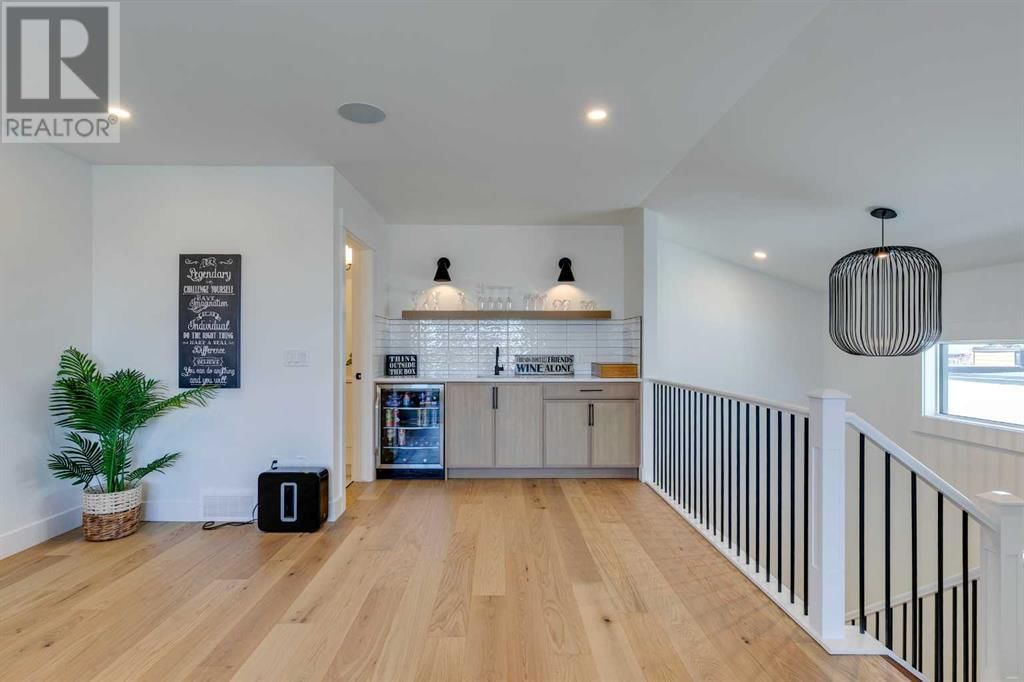 2116 27 AVENUE SOUTHWEST Image 35