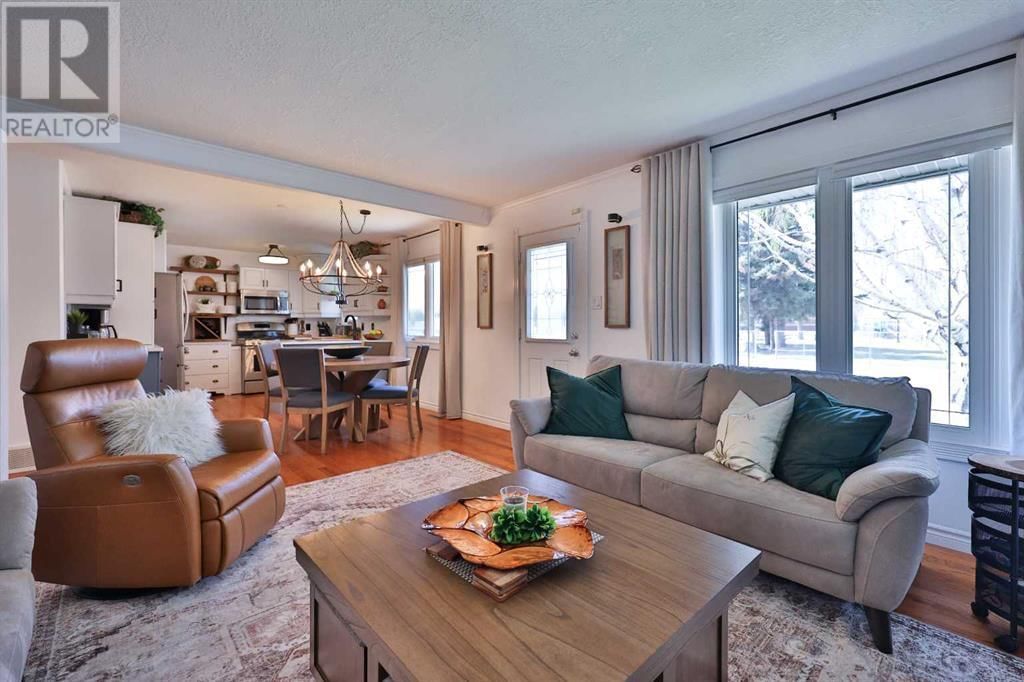 1115 12b Street North Lethbridge, Alberta