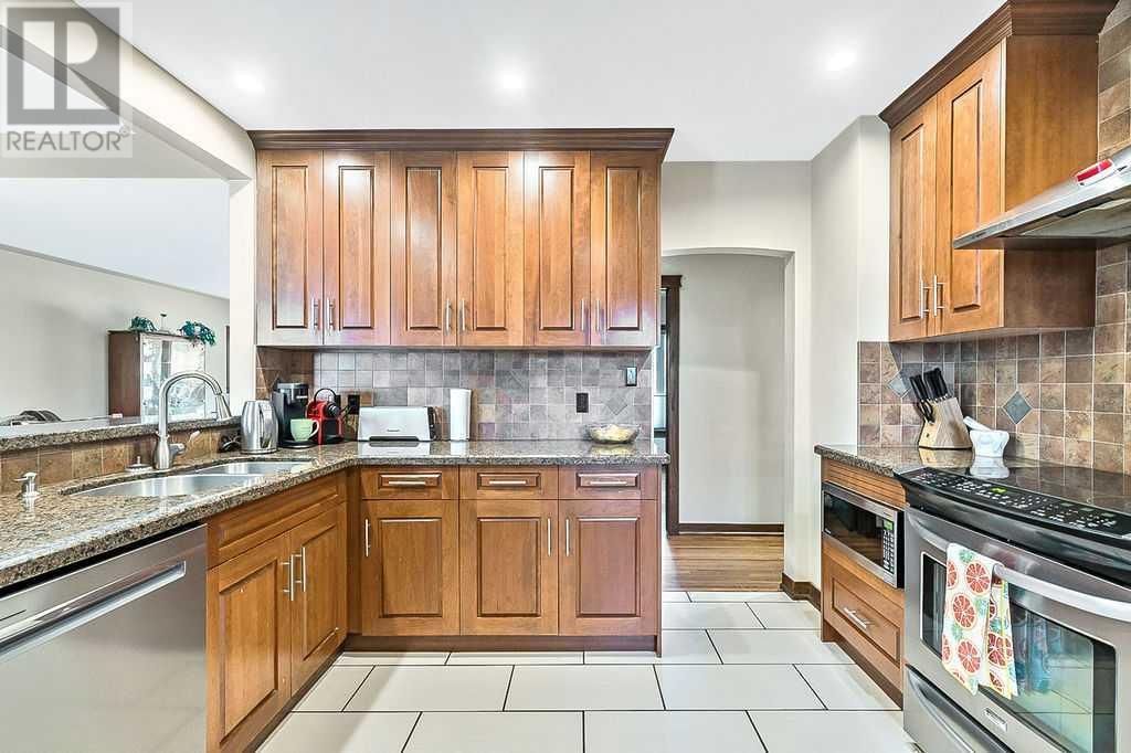 3203 27 STREET SOUTHWEST Image 15