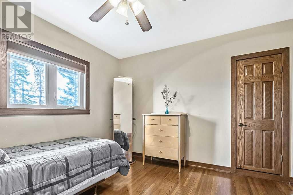 3203 27 STREET SOUTHWEST Image 22