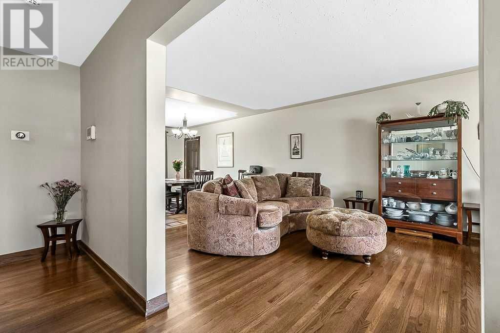3203 27 STREET SOUTHWEST Image 7