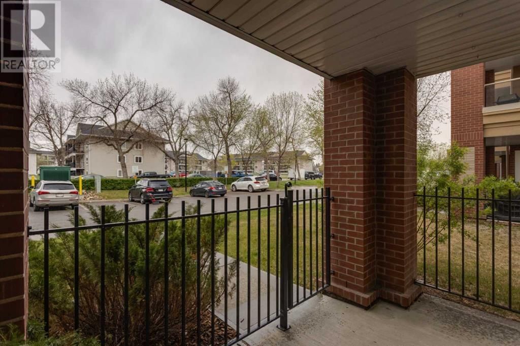6 HEMLOCK CRESCENT SOUTHWEST Image 24