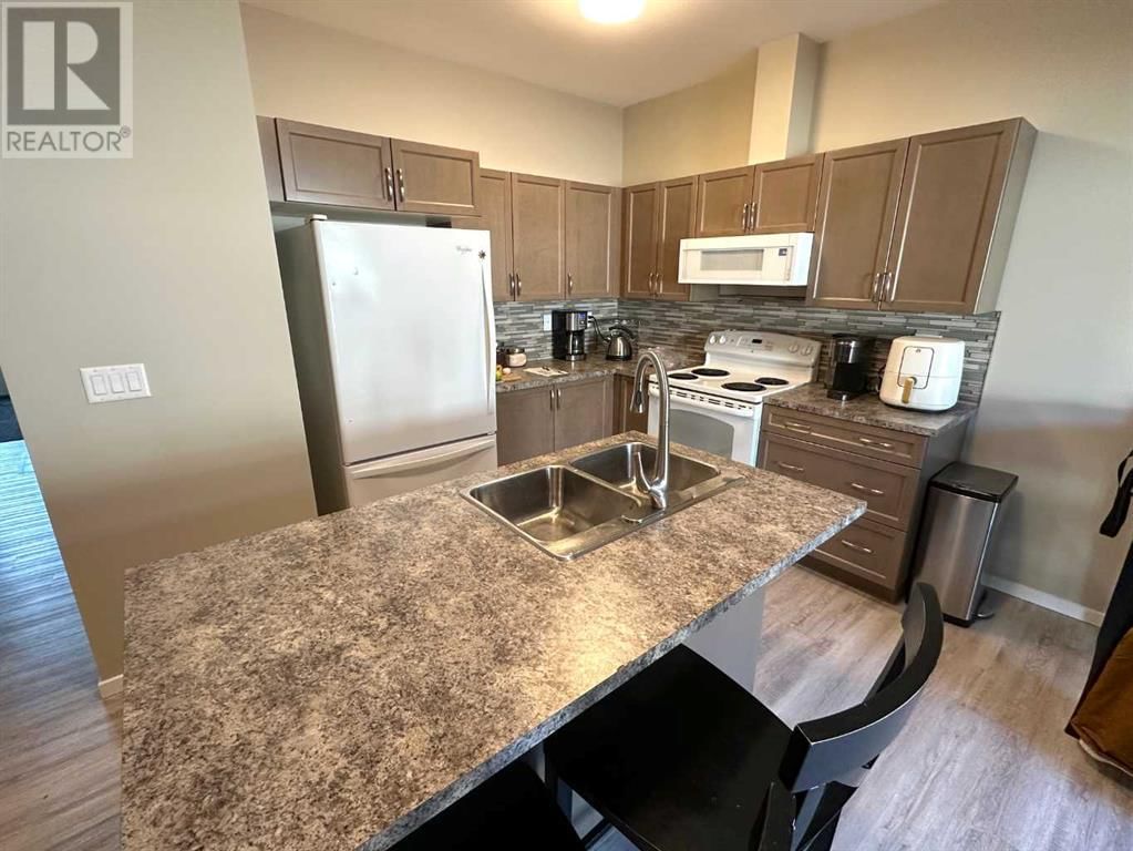 1004 MINTO STREET Image 3