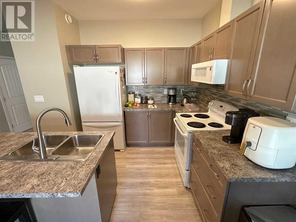 1004 MINTO STREET Image 4