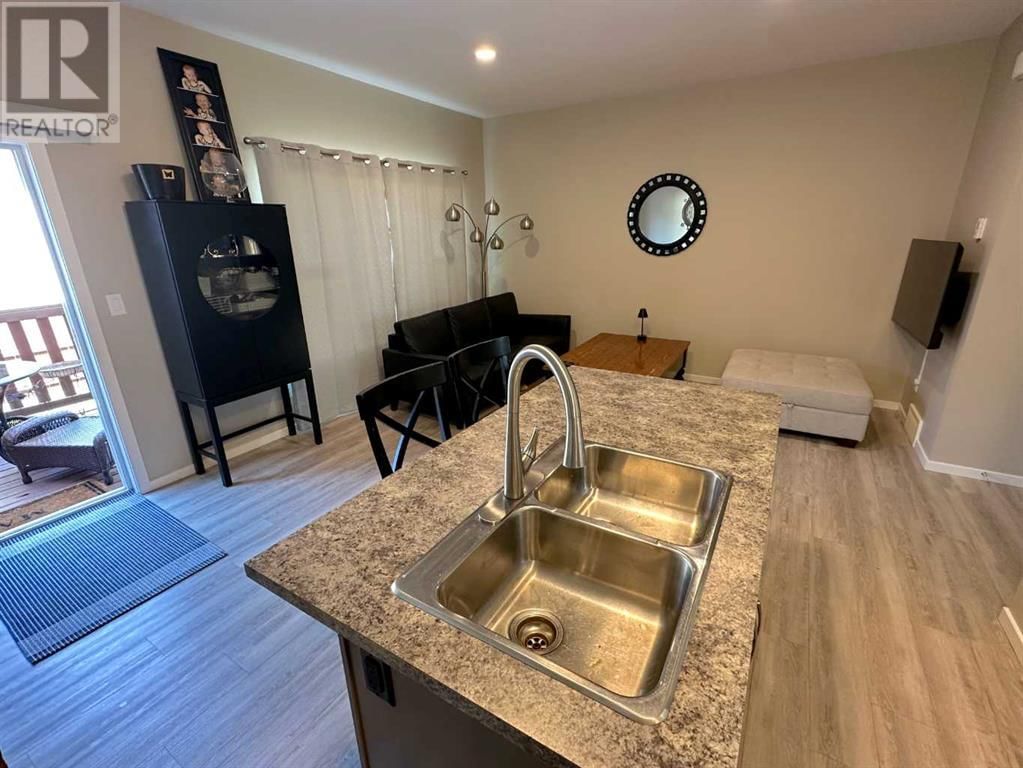 1004 MINTO STREET Image 5