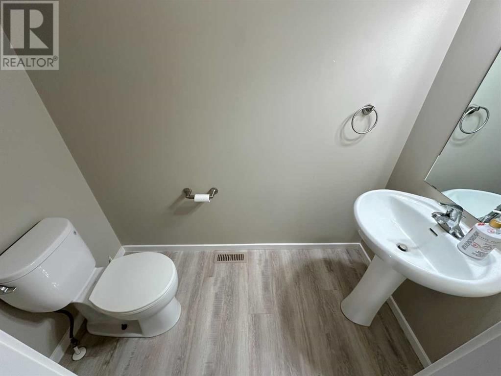 1004 MINTO STREET Image 9